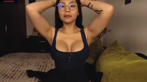  ANGELA ISABELLA  online show from 05.15.26