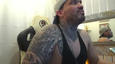 Snapshot of angellatino0 chatting on 10.04.25 angellatino0 online show from 10.04.25