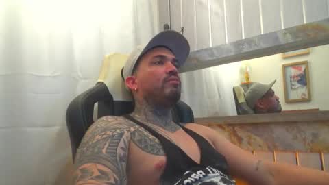 Snapshot of angellatino0 chatting on 10.10.25 angellatino0 online show from 10.10.25