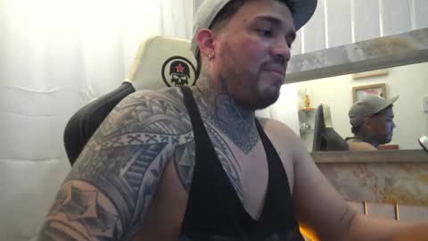 Snapshot of angellatino0 chatting on 10.15.25 angellatino0 online show from 10.15.25