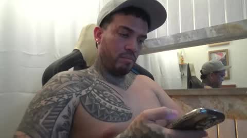 Snapshot of angellatino0 chatting on 10.23.25 angellatino0 online show from 10.23.25