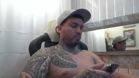 Snapshot of angellatino0 chatting on 10.26.25 angellatino0 online show from 10.26.25