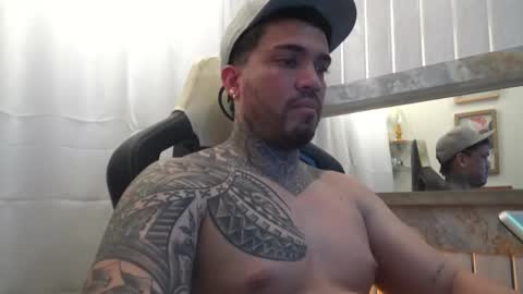 Snapshot of angellatino0 chatting on 10.27.25 angellatino0 online show from 10.27.25