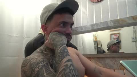 Snapshot of angellatino0 chatting on 10.29.25 angellatino0 online show from 10.29.25