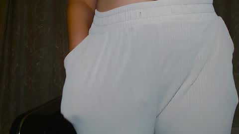 Snapshot of angelll_sky00 chatting on 09.24.25 angelll_sky00 online show from 09.24.25