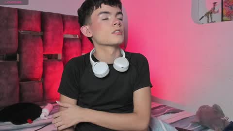 Angelo I work from home this is my room  online show from 01.04.25