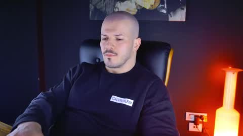 Snapshot of angeloeric chatting on 01.11.25 BlackWolf online show from 01.11.25