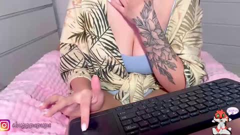 Snapshot of angelok_ chatting on 02.21.25 My name is Ena. You will make me very happy if you subscribe. Love you online show from 02.21.25