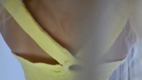 Snapshot of angelsquirting chatting on 09.23.25 Alesia online show from 09.23.25