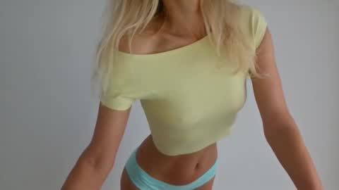 Alesia online show from 12.14.25