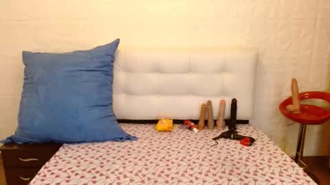 Angie online show from 11.28.25