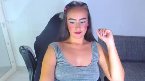 Snapshot of angie_dreamgirl chatting on 11.02.25 IG angie dreamgirl01 online show from 11.02.25