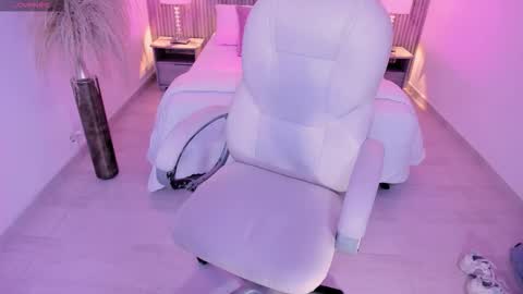 angie_smith_x online show from 03.11.26