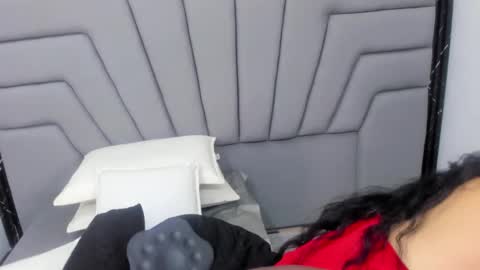 A N G I E.  online show from 12.17.25