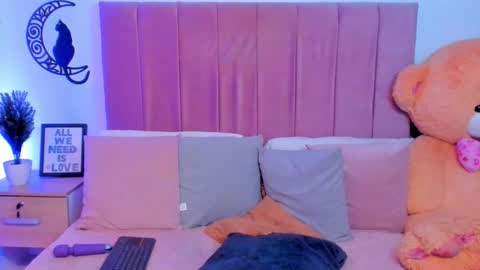 Milo ----       online show from 09.26.25