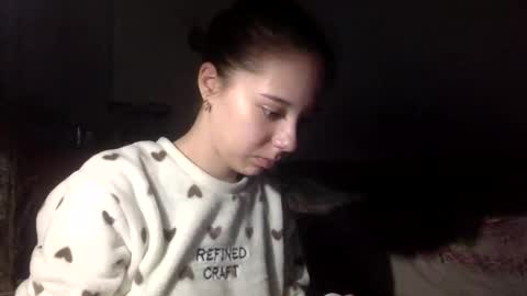 Snapshot of angle_cute05 chatting on 04.26.26 Angel Cute online show from 04.26.26