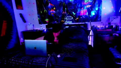 Snapshot of anglz017 chatting on 10.05.25 Anglz017 online show from 10.05.25