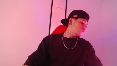 Snapshot of anhonymus chatting on 09.29.25 anhonymus online show from 09.29.25