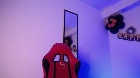 Snapshot of anhonymus chatting on 10.11.25 anhonymus online show from 10.11.25