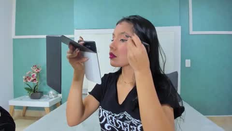 Ania online show from 10.17.25