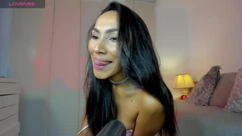 Snapshot of anierouse chatting on 02.10.25 ROUSE online show from 02.10.25