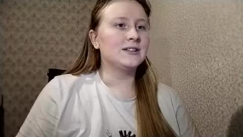 Snapshot of anika_lipps chatting on 09.14.25 Anika online show from 09.14.25