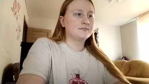 Snapshot of anika_lipps chatting on 10.14.25 Anika online show from 10.14.25