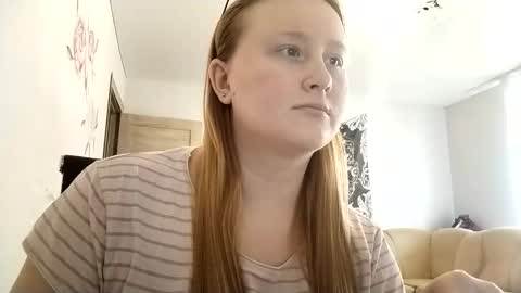 Snapshot of anika_lipps chatting on 10.19.25 Anika online show from 10.19.25