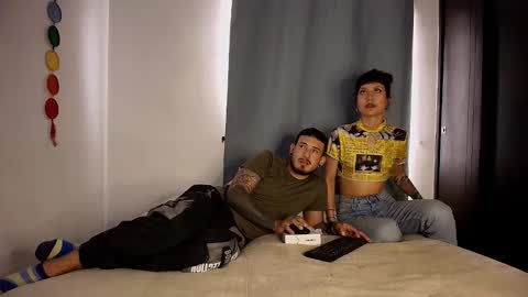 Snapshot of anika_lowen chatting on 09.23.25 Anika And Lowen Your Thumbs Up Are Super Important For Us  online show from 09.23.25