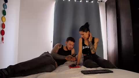 Snapshot of anika_lowen chatting on 09.25.25 Anika And Lowen Your Thumbs Up Are Super Important For Us  online show from 09.25.25