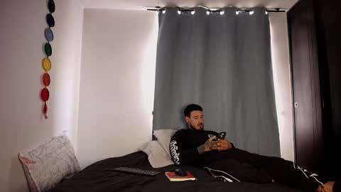 Snapshot of anika_lowen chatting on 10.11.25 Anika And Lowen Your Thumbs Up Are Super Important For Us  online show from 10.11.25