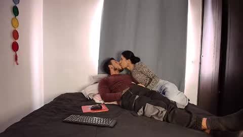 Snapshot of anika_lowen chatting on 10.16.25 Anika And Lowen Your Thumbs Up Are Super Important For Us  online show from 10.16.25