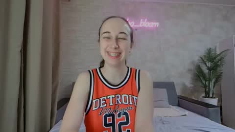 Snapshot of anikabloom chatting on 02.12.25 anikabloom online show from 02.12.25