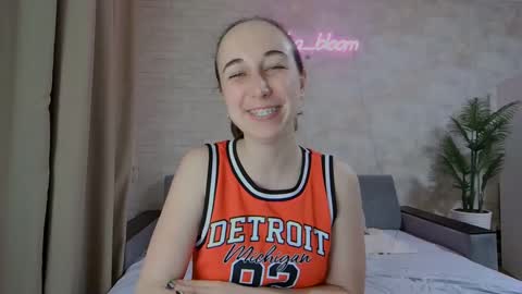 Snapshot of anikabloom chatting on 02.13.25 anikabloom online show from 02.13.25