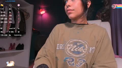 Snapshot of anisahade chatting on 12.16.24 Anisahade online show from 12.16.24