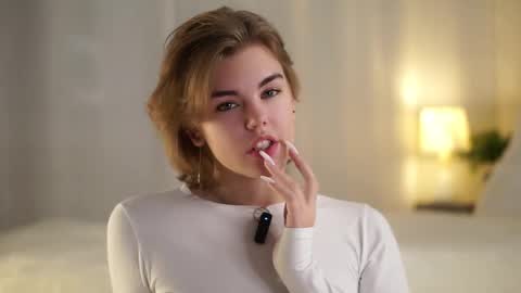 AnishaVivo online show from 11.27.25