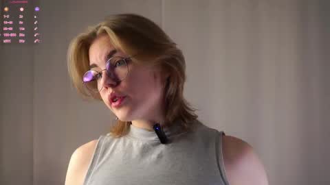 AnishaVivo online show from 03.12.26