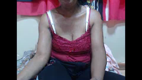Snapshot of anishey chatting on 12.13.24 anishey online show from 12.13.24