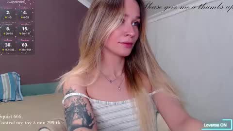 Snapshot of anita_delicious chatting on 04.17.26 anita_delicious online show from 04.17.26
