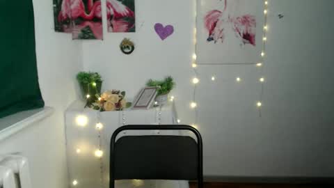 Snapshot of anitaa_a chatting on 10.11.25 anitaa_a online show from 10.11.25