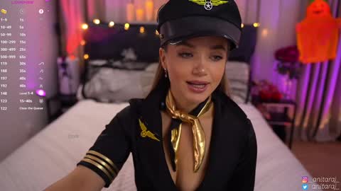 Im Anita thumb up me please its important online show from 10.28.25