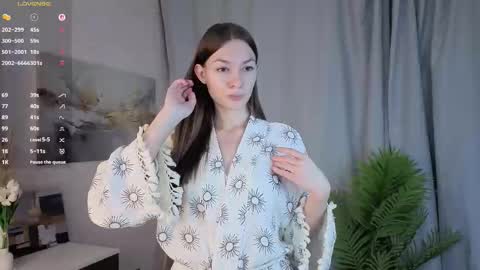 Snapshot of anitawindmeyer chatting on 10.20.25 Anita online show from 10.20.25