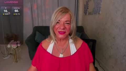 Snapshot of anittaharris chatting on 10.26.25 anittaharris online show from 10.26.25