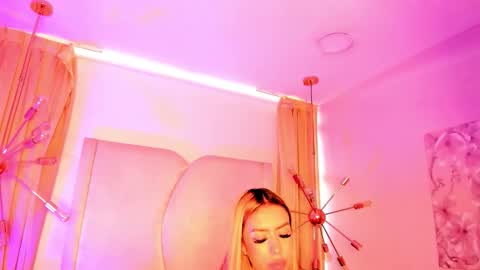 Anittatoro  online show from 11.09.25