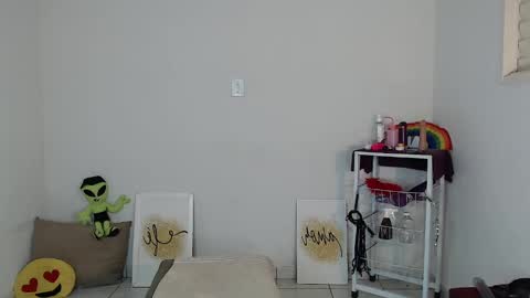 Hello My name is NaiaraPv is OPEN online show from 10.21.25