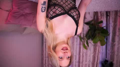 Snapshot of ann__levine chatting on 02.11.26 Ann online show from 02.11.26