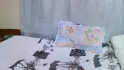 Snapshot of ann_keller chatting on 04.11.26 ann_keller online show from 04.11.26