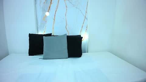 Snapshot of anna__evanss chatting on 09.19.25 ana online show from 09.19.25