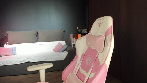 Snapshot of anna_belle3 chatting on 02.14.25 AnnaThe next stream is tomorrow online show from 02.14.25