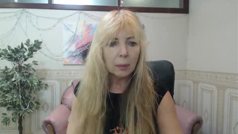 Anna Ditrih online show from 12.29.24